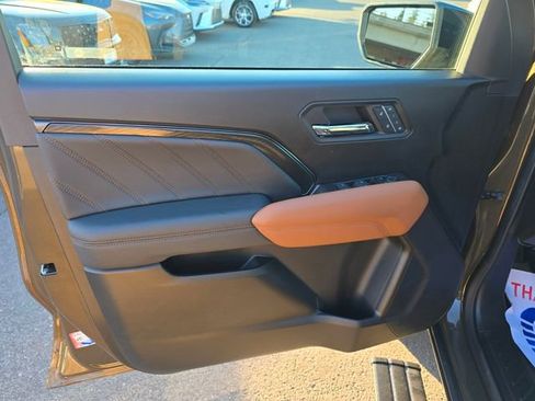 Used 2024 GMC Canyon AT4 w/ AT4 Premium Package image 17