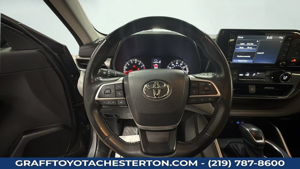 Used 2022 Toyota Highlander LE AWD/4WD image 22