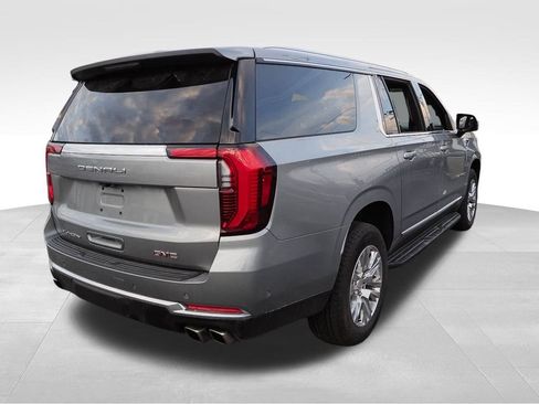Used 2025 GMC Yukon XL Denali image 8