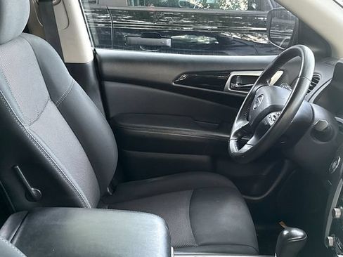 Used 2020 Nissan Pathfinder SV AWD/4WD image 3