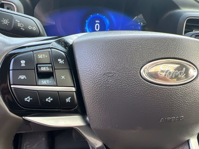 Used 2023 Ford Explorer Platinum w/ Technology Package AWD/4WD image 29