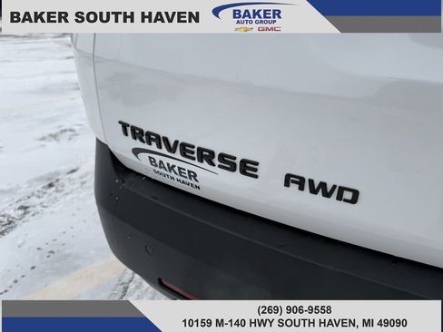 Used 2022 Chevrolet Traverse RS image 8