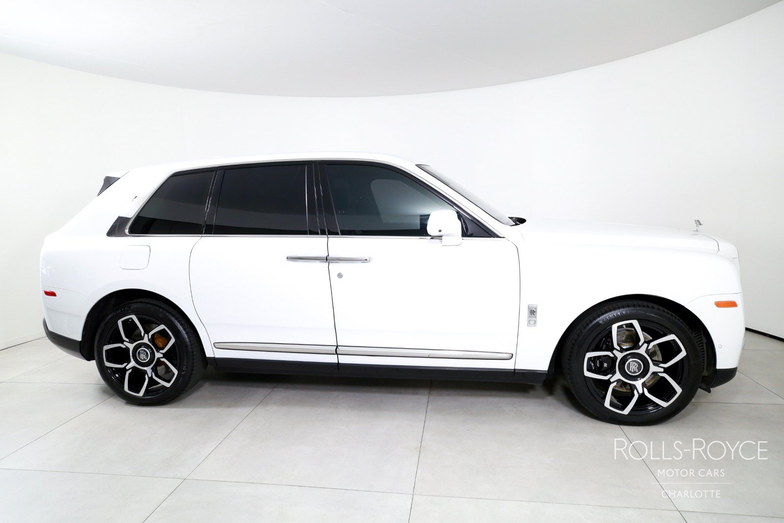 Used 2020 Rolls-Royce Cullinan AWD/4WD image 10