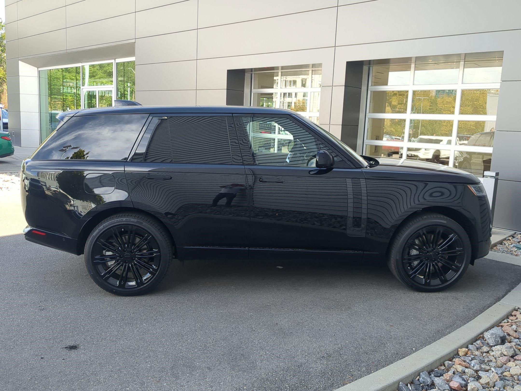 New 2026 Land Rover Range Rover SE AWD/4WD image 4