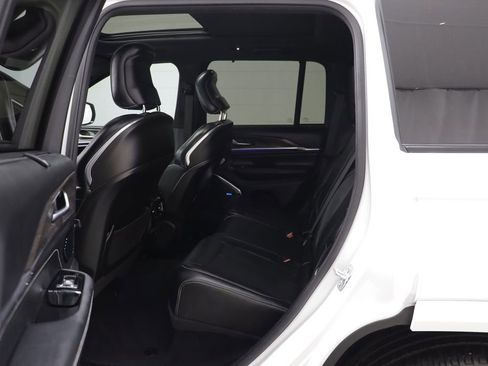 Used 2023 Jeep Grand Cherokee Overland w/ Advanced Protech Group III image 16