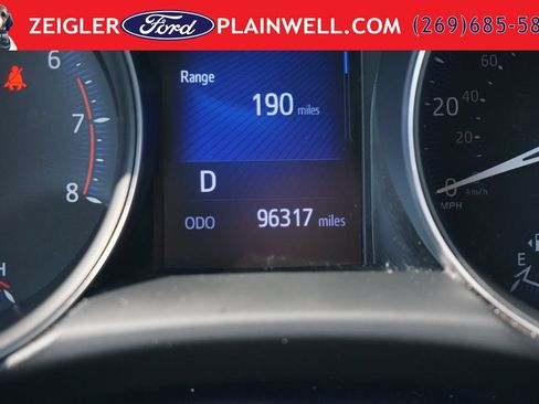 Used 2018 Toyota C-HR XLE FWD image 28