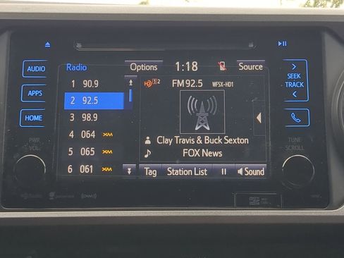 Used 2018 Toyota Tacoma TRD Off-Road image 18