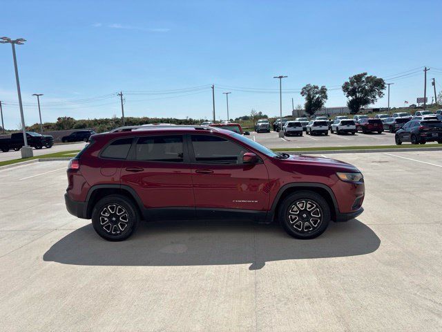 Used 2021 Jeep Cherokee Latitude FWD image 2