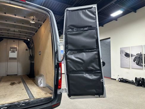 Used 2019 Mercedes-Benz Sprinter 4x4 170 image 22