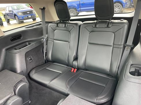 Used 2023 Lincoln Aviator Reserve AWD/4WD image 9