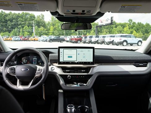 New 2026 Ford Explorer Active RWD image 20