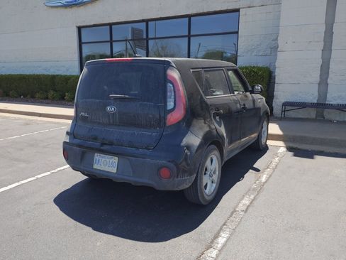 Used 2018 Kia Soul FWD image 4