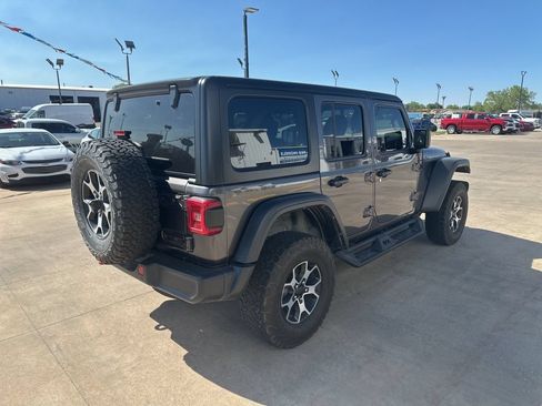 Used 2022 Jeep Wrangler Unlimited Rubicon w/ LED Lighting Group AWD/4WD image 36