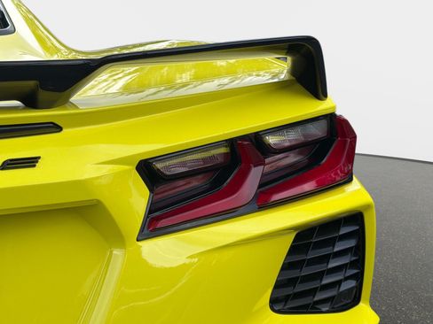 Used 2023 Chevrolet Corvette Stingray Preferred Cpe w/ Z51 Performance Package RWD image 17
