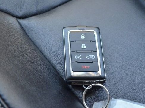 Used 2023 Jeep Grand Cherokee Limited w/ Black Appearance Package AWD/4WD image 26