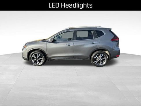 Used 2018 Nissan Rogue SL w/ Premium Package image 18