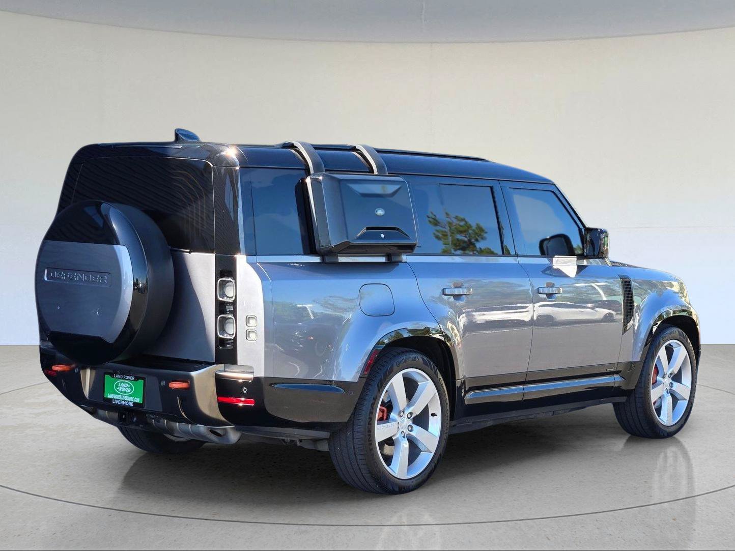 Used 2024 Land Rover Defender 130 X AWD/4WD image 6