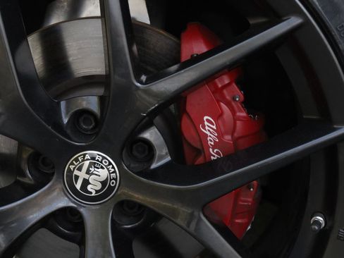 Used 2021 Alfa Romeo Stelvio Ti w/ Nero Edizione image 23