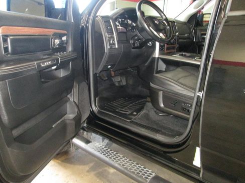 Used 2013 RAM 1500 Laramie w/ Convenience Group AWD/4WD image 5