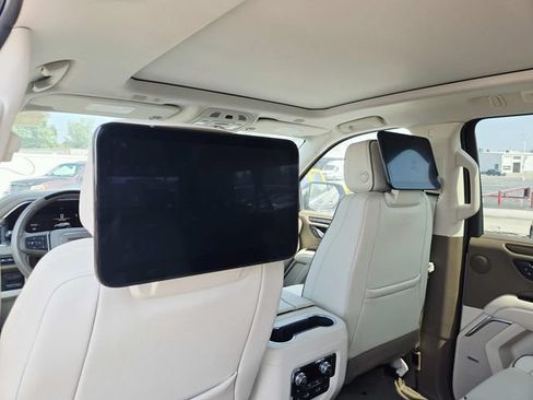 Used 2024 GMC Yukon XL Denali w/ Advanced Technology Package AWD/4WD image 11