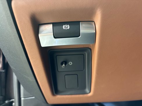 Used 2026 Land Rover Defender 110 X-Dynamic SE AWD/4WD image 22