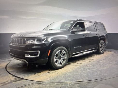 Used 2024 Jeep Wagoneer Series II w/ Flexible Seating Group image 1
