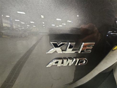 Used 2013 Toyota RAV4 XLE image 31