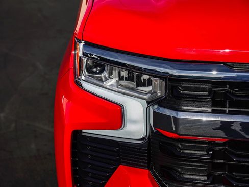 Used 2025 Chevrolet Silverado 1500 LT w/ Safety Package image 12