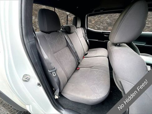 Used 2017 Toyota Tacoma TRD Sport w/ Premium & Technology Package AWD/4WD image 25