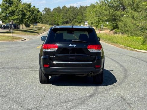 Used 2017 Jeep Grand Cherokee Limited AWD/4WD image 5