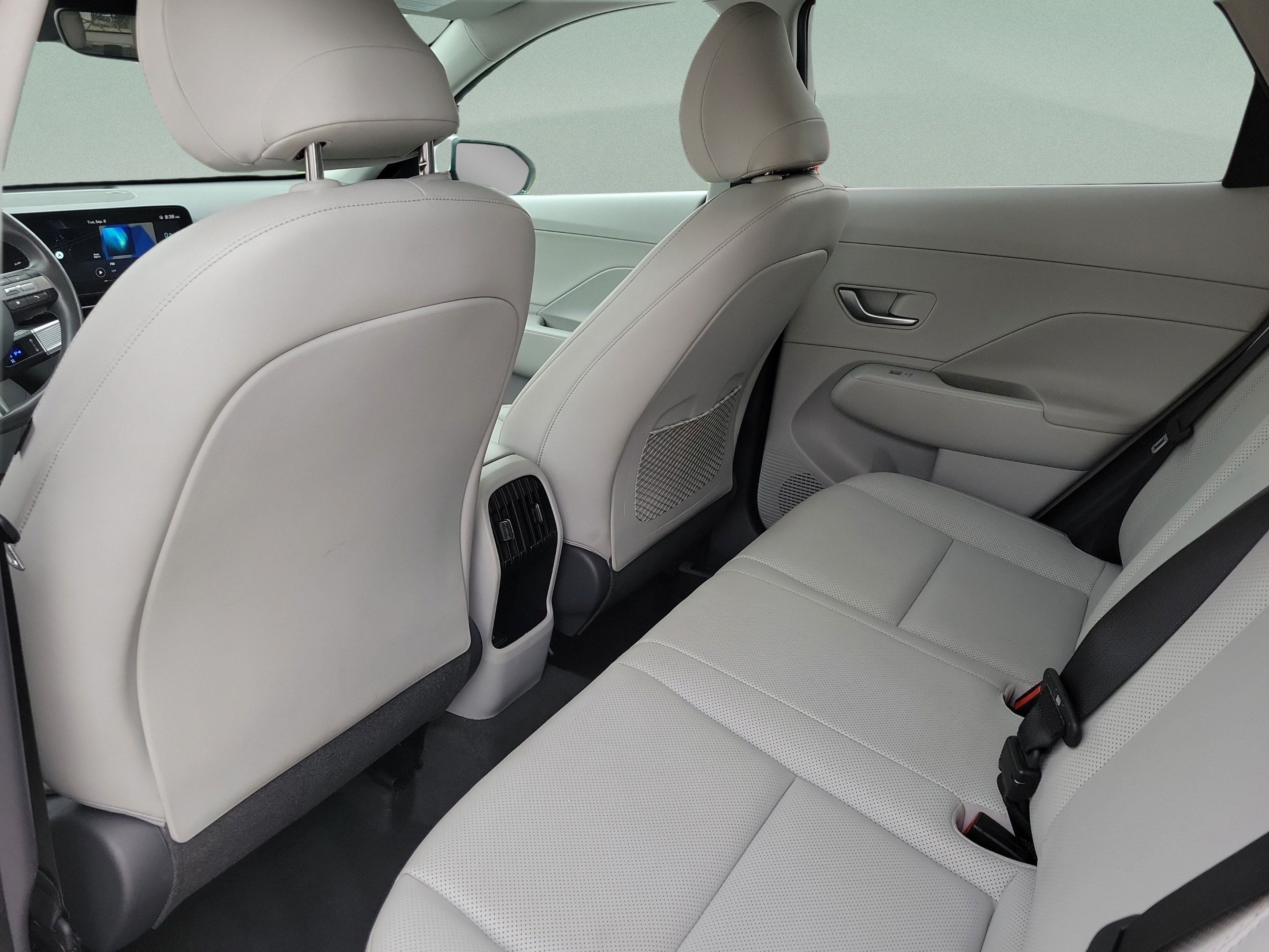 Used 2024 Hyundai Kona Limited FWD image 6