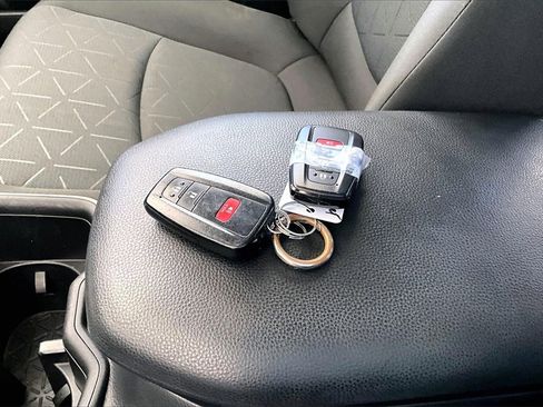 Certified 2022 Toyota RAV4 XLE image 35