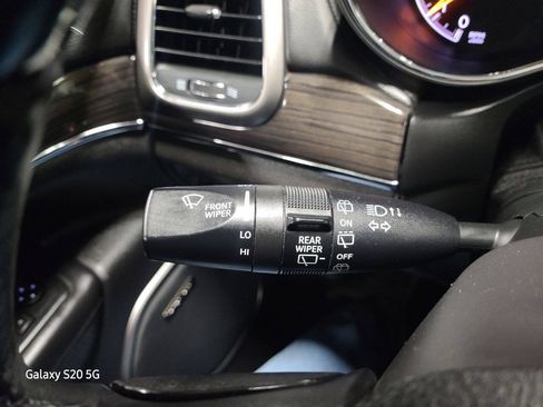 Used 2018 Jeep Grand Cherokee Overland AWD/4WD image 35