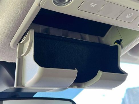 Used 2025 Nissan Kicks SR image 29