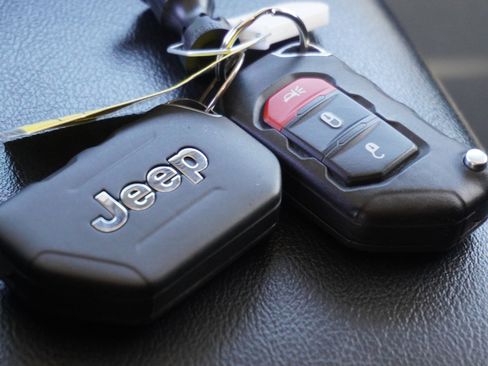 Used 2022 Jeep Wrangler Unlimited Sport AWD/4WD image 18