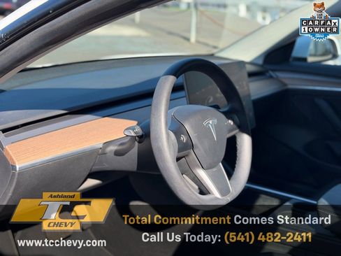 Used 2022 Tesla Model 3 Long Range image 9