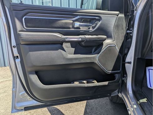 Used 2025 RAM 1500 Laramie AWD/4WD image 12