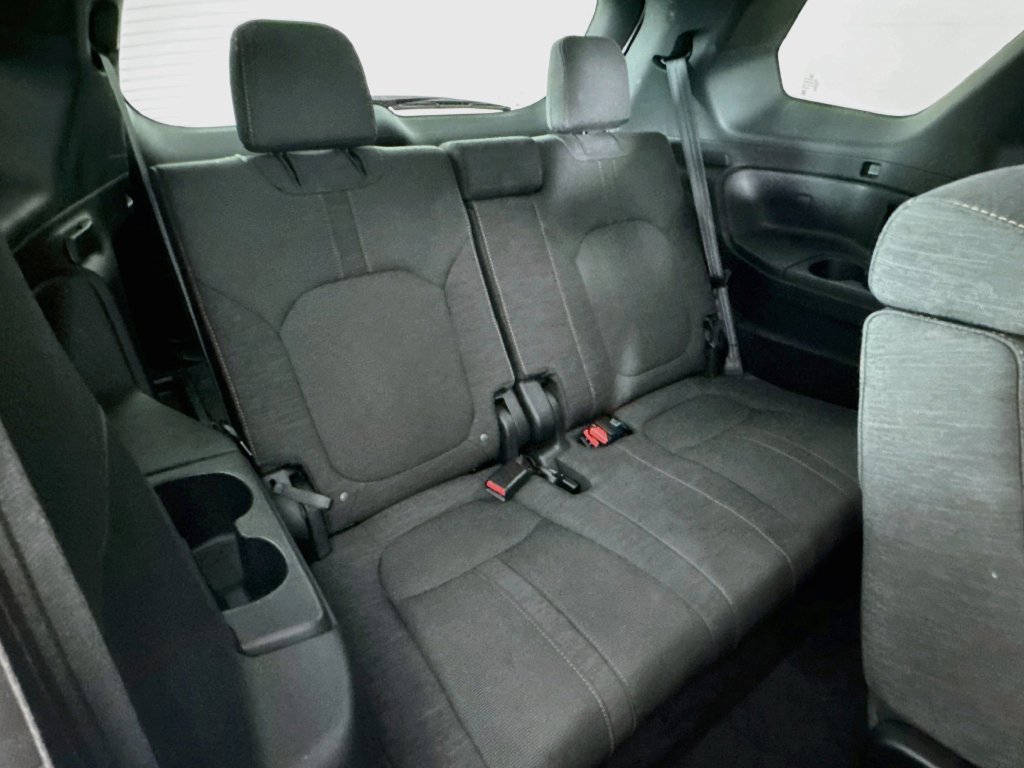 Used 2025 Honda Pilot Sport image 35