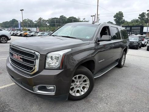Used 2020 GMC Yukon XL SLT RWD image 1