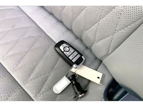 Used 2021 Ford F150 Limited image 14