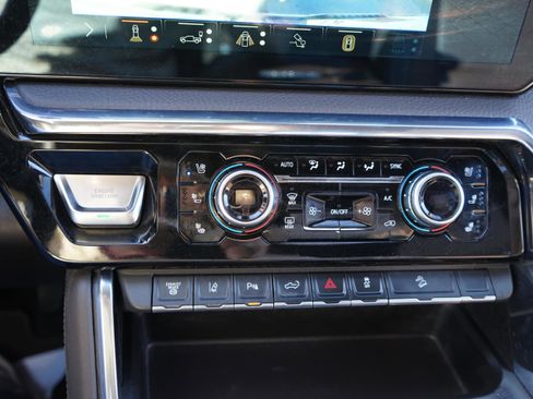 Used 2025 GMC Sierra 2500 Denali w/ Max Trailering Package image 16