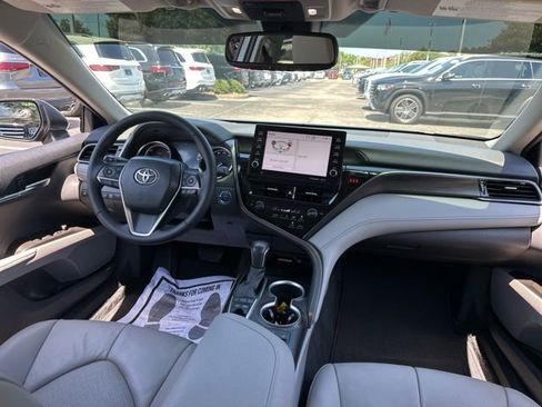 Used 2023 Toyota Camry XLE FWD image 28
