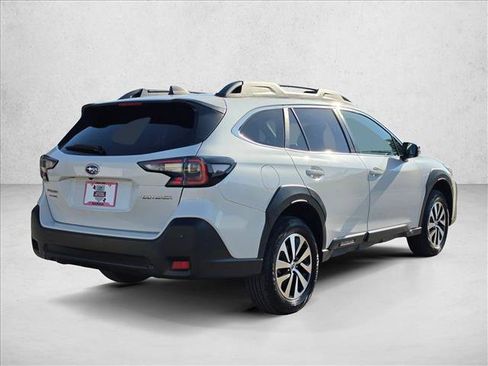 Used 2024 Subaru Outback Premium AWD/4WD image 5