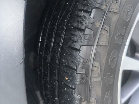 Used 2019 Toyota Highlander XLE image 27