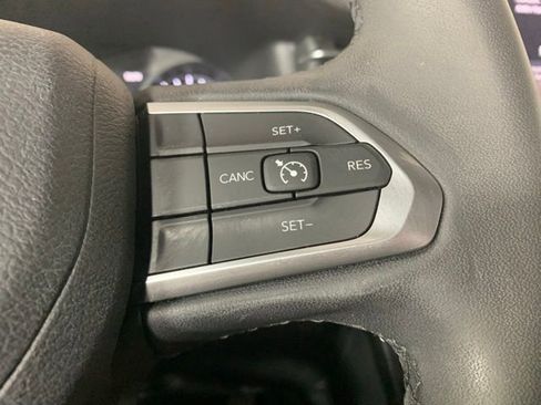 Used 2024 Jeep Compass Latitude AWD/4WD image 21