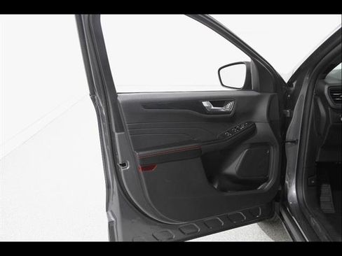 Certified 2025 Ford Escape ST-Line AWD/4WD image 4