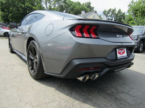 Used 2024 Ford Mustang GT RWD image 6