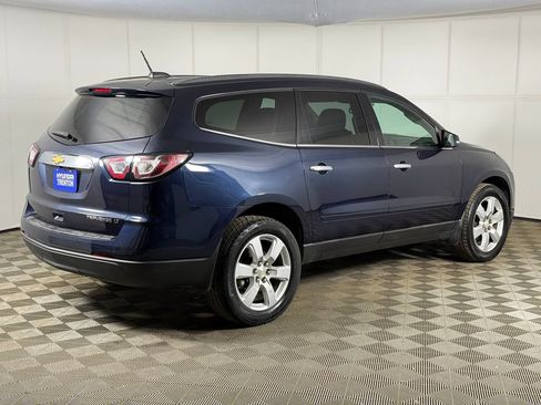 Used 2016 Chevrolet Traverse LT w/ Style and Technology Package FWD image 8