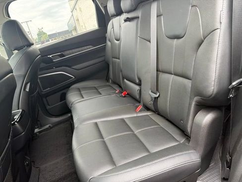 Used 2024 Kia Telluride EX AWD/4WD image 11