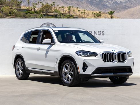 Used 2024 BMW X3 sDrive30i w/ Premium Package RWD image 2